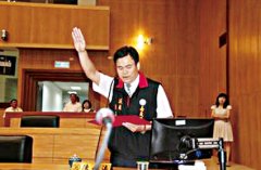 陈永法递补宣誓就职嘉义县议员