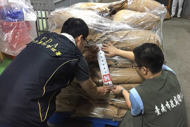 黑心！过期四年色素做成布丁粉，制成1万3千公斤布丁豆花吃下肚