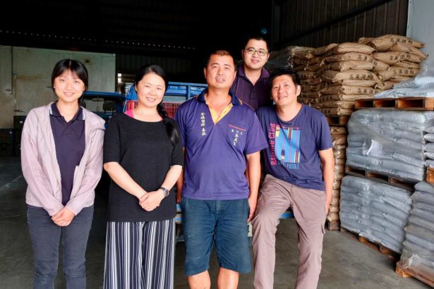 别小看这间云林乡下肥料店，他们破解肥料密码、挽救空心菜危机，呼吁少用肥料，却还拿下全球大厂台湾总代理！