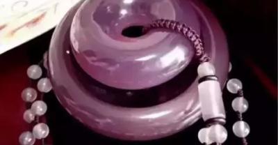 这两天旅行青蛙比王者农药还火，看完你就知道为什么火了